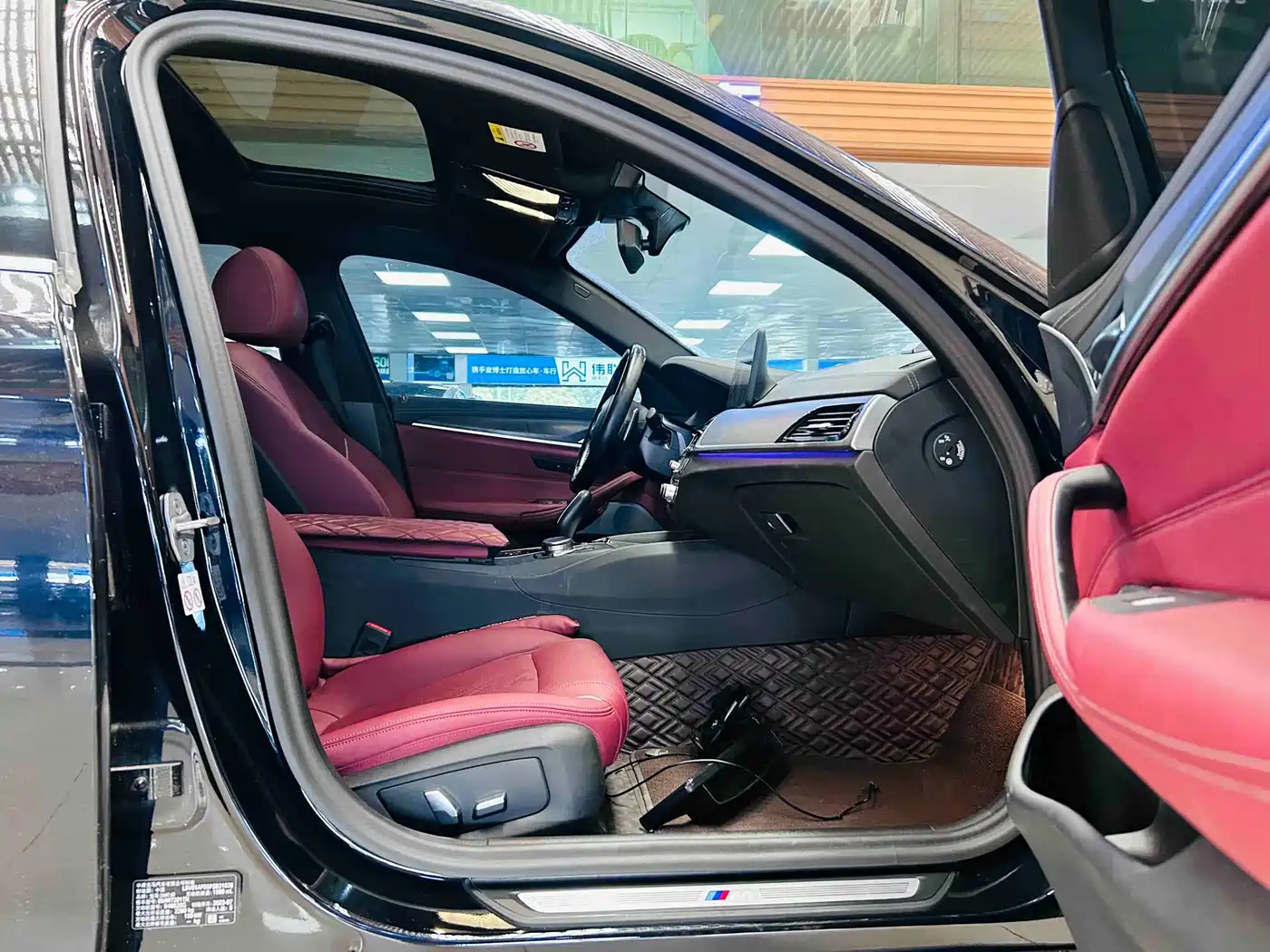 BMW 5 Series 2023 530Li Leading M Sport Package фото 8
