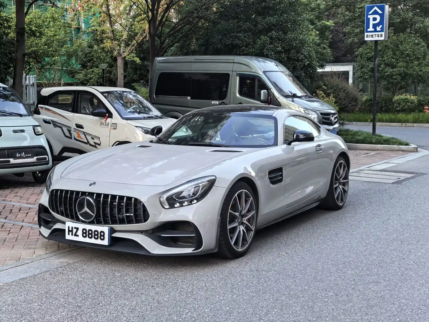 Photo 3 - Mercedes-Benz AMG GT