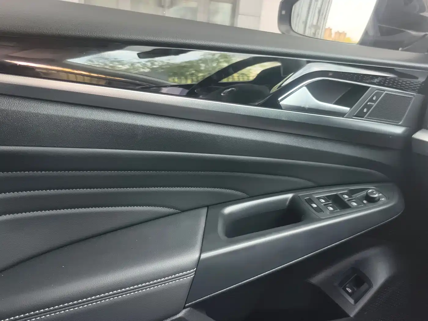 Volkswagen Passat 2022 280TSI Business Edition фото 12