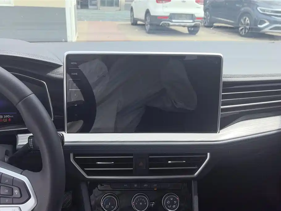 Volkswagen Sagitar 2023 300TSI DSG Surpassing Edition фото 13