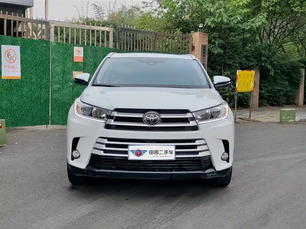 TOYOTA HIGHLANDER