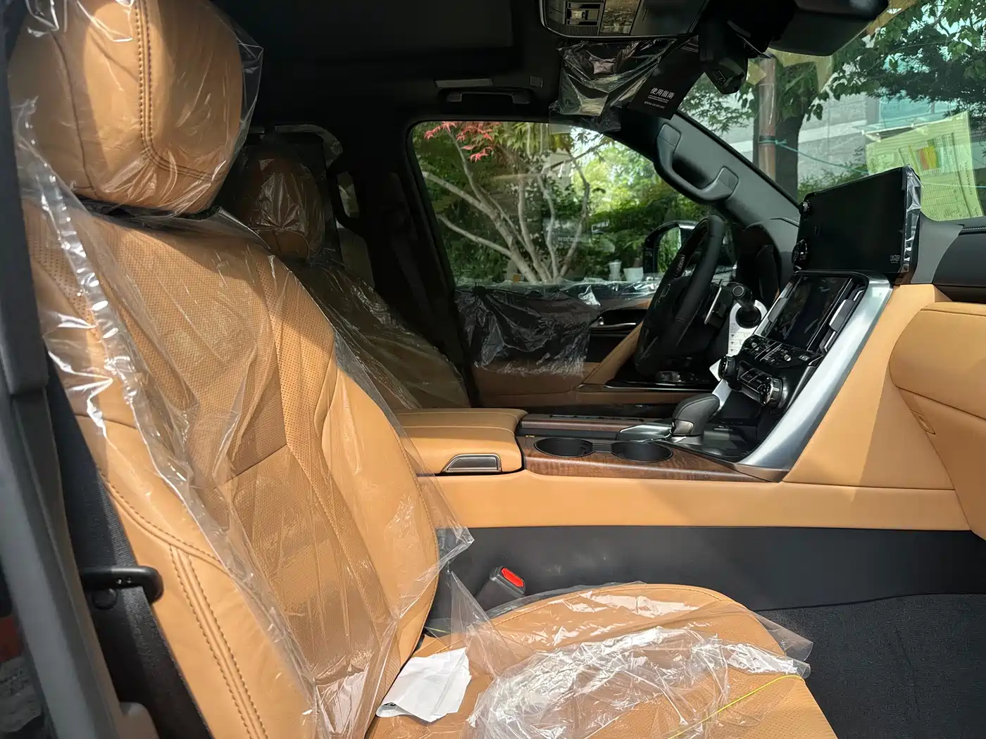 Lexus LX 2025 700h Boundary Edition фото 4