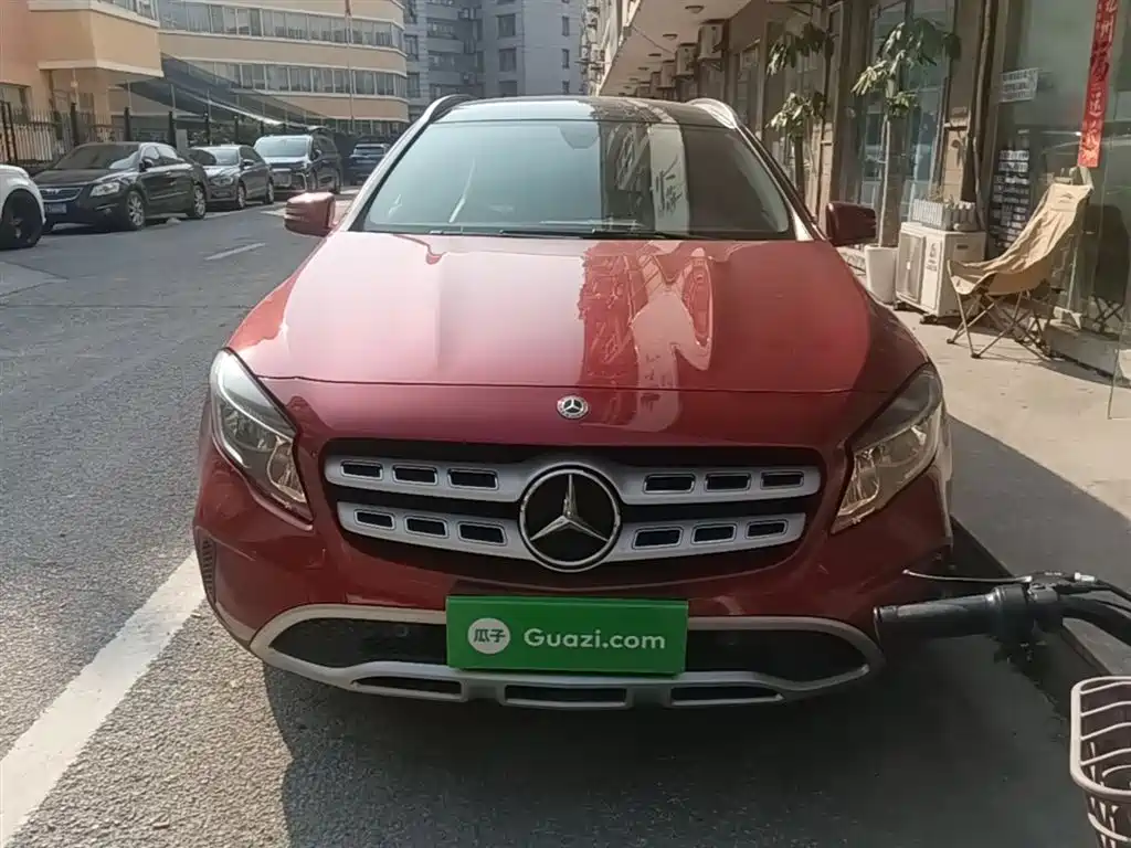 Mercedes-Benz GLA 2018 GLA 200 Dynamic фото 3