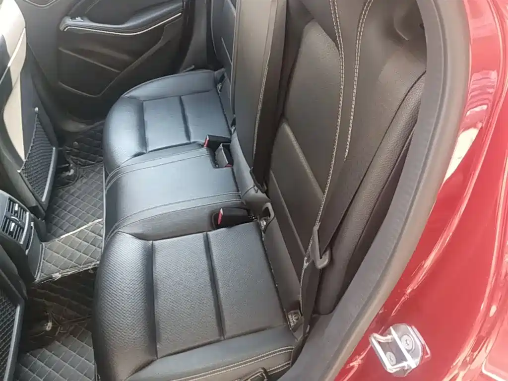 Mercedes-Benz GLA 2018 GLA 200 Dynamic фото 17