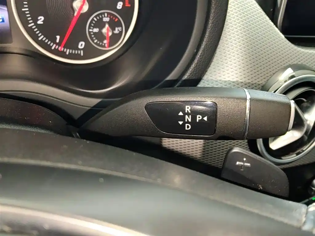 Mercedes-Benz B-Class 2018 B 200 Sport фото 14