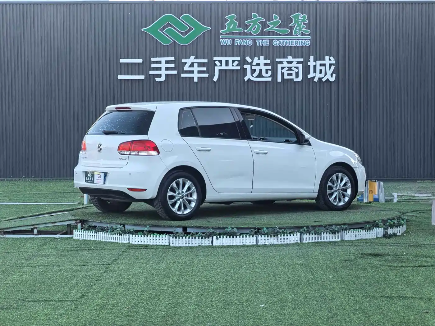Volkswagen Golf 2014 1.6L Automatic Comfort фото 18