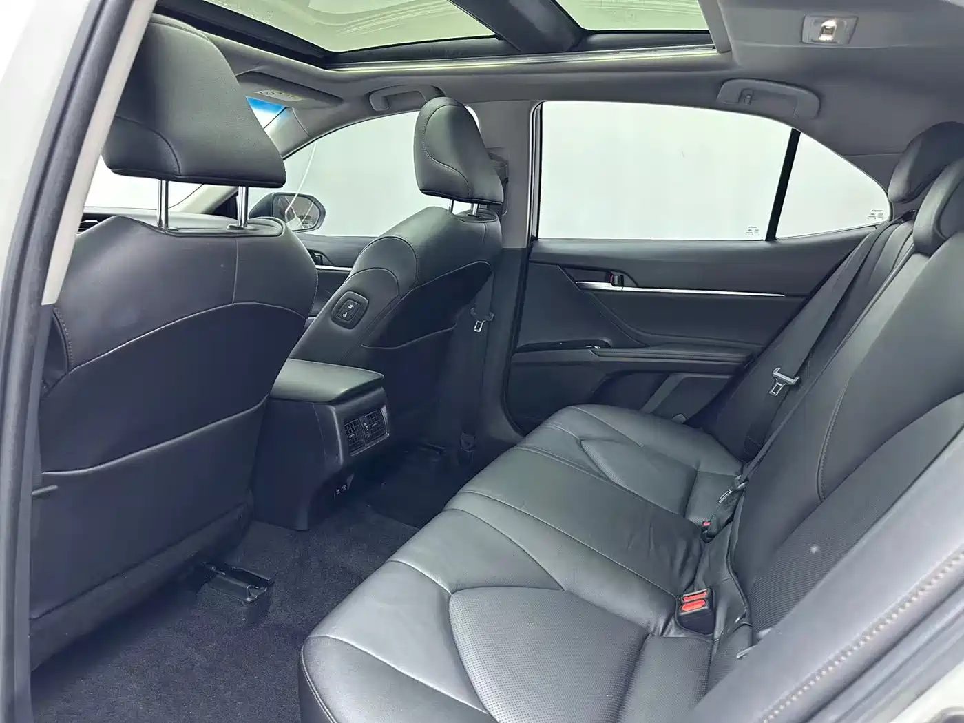 Toyota Camry 2018 2.5G Luxury Edition фото 6