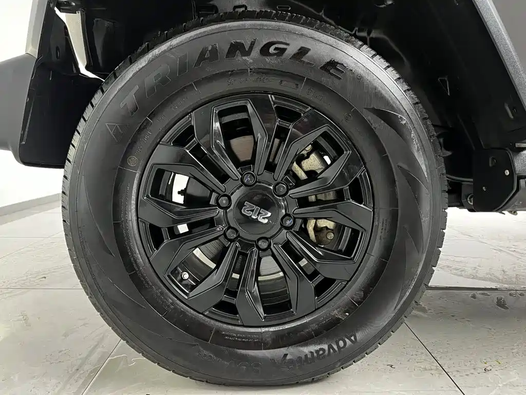 212 T01 2025 2024 2.0T Explorer