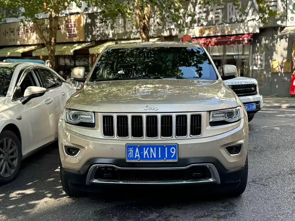 Фото 2 - Jeep Grand Cherokee (Import)