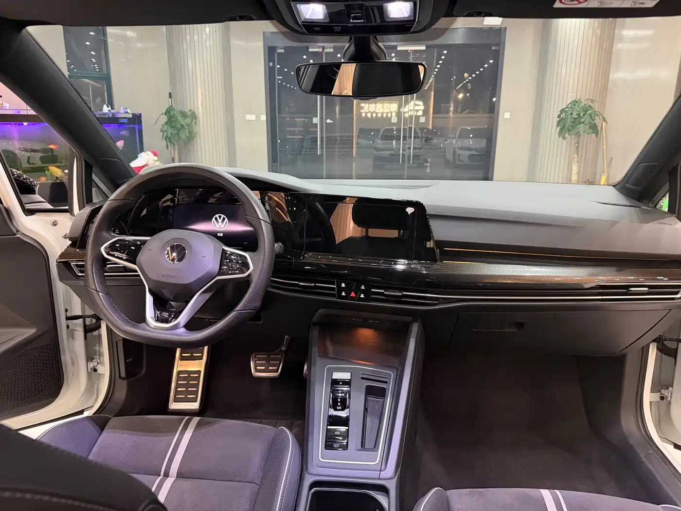 Volkswagen Golf 2023 280TSI DSG R-Line Lite фото 12