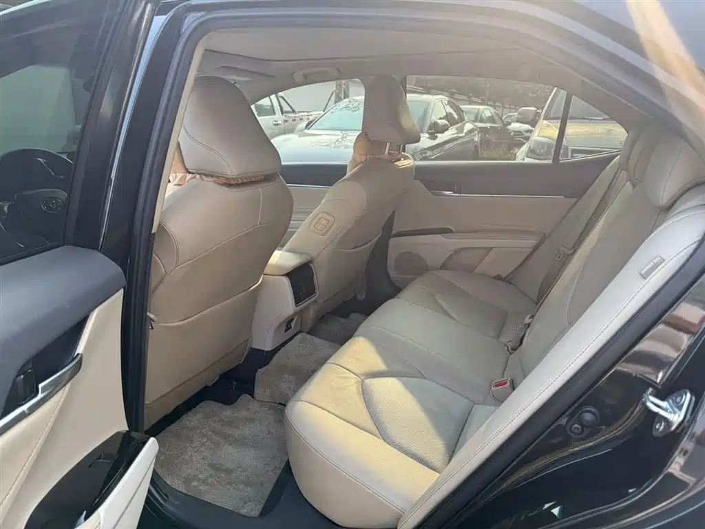 Toyota Camry 2021 2.5G Luxury Edition фото 5