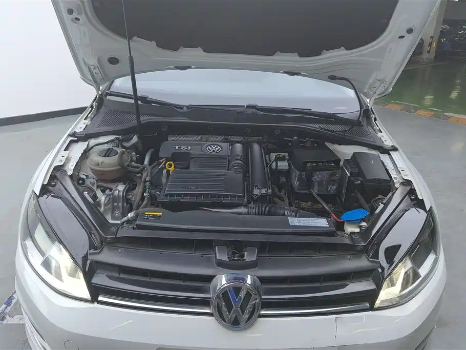 Volkswagen Golf 2016 230TSI Automatic Comfort фото 10