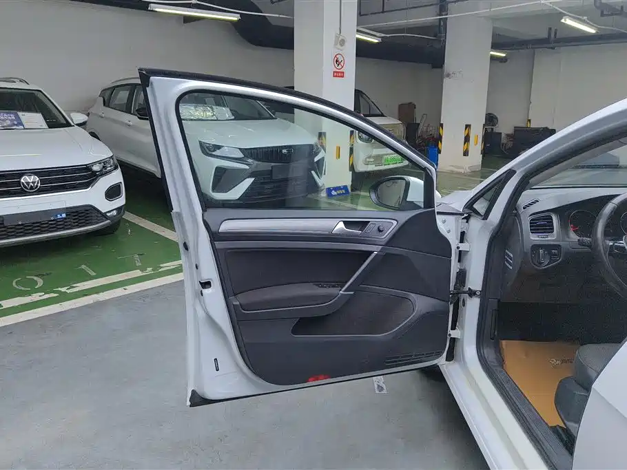 Volkswagen Golf 2016 230TSI Automatic Comfort фото 7