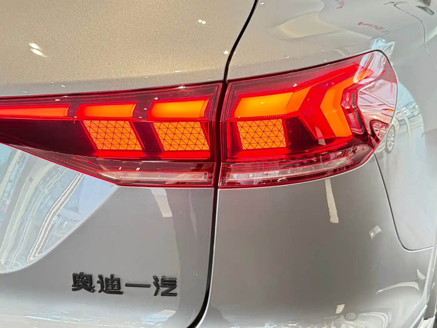 Audi Q6L e-tron 2025 Model Pioneer Edition фото 6