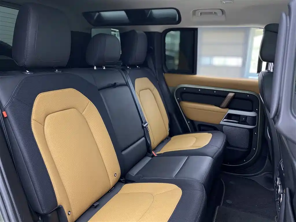 Land Rover Defender 2023 Model 110 3.0T P400 X-DYNAMIC HSE фото 11