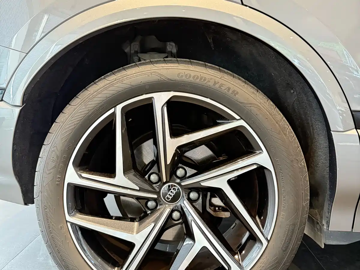 Audi Q6L e-tron 2025 Model Pioneer Edition фото 18