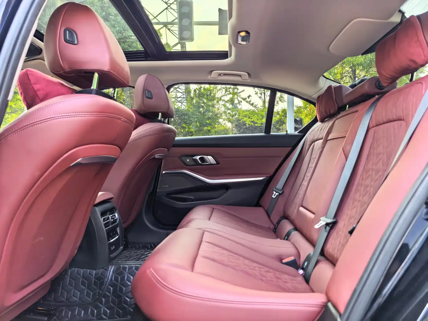 BMW 3 Series 2023 325i M Sport Black Night Package фото 8