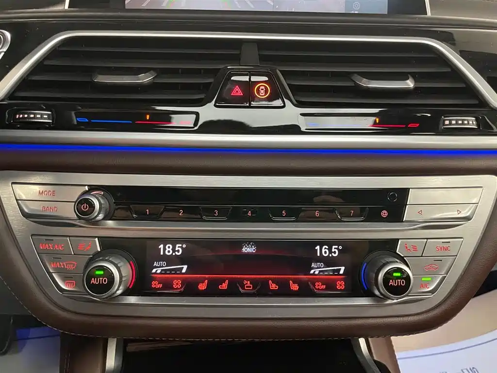 BMW 7 Series 2019 Facelift 740Li xDrive Executive M Sport Package фото 24