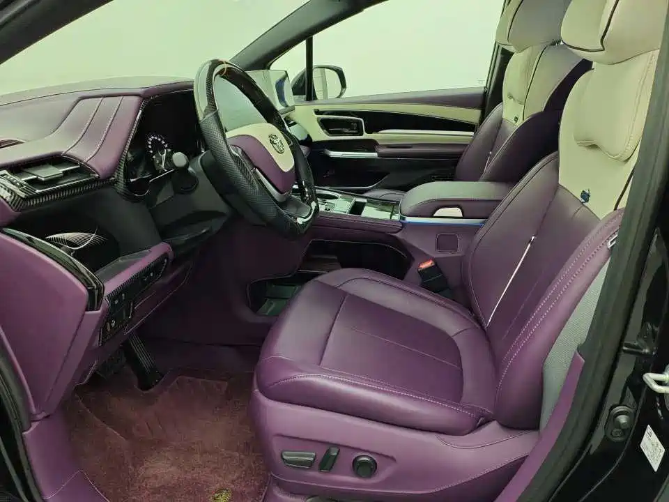 Toyota Granvia 2024 2.5L Hybrid Comfort фото 6