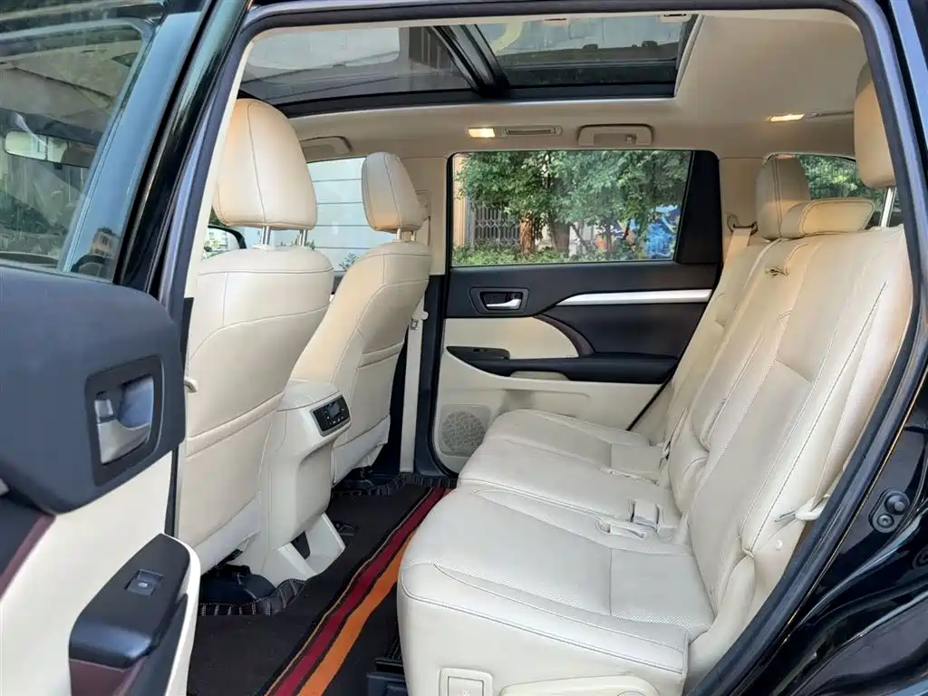 Toyota Highlander 2015 2.0T FWD Luxury Navigation Edition 7-seater фото 9