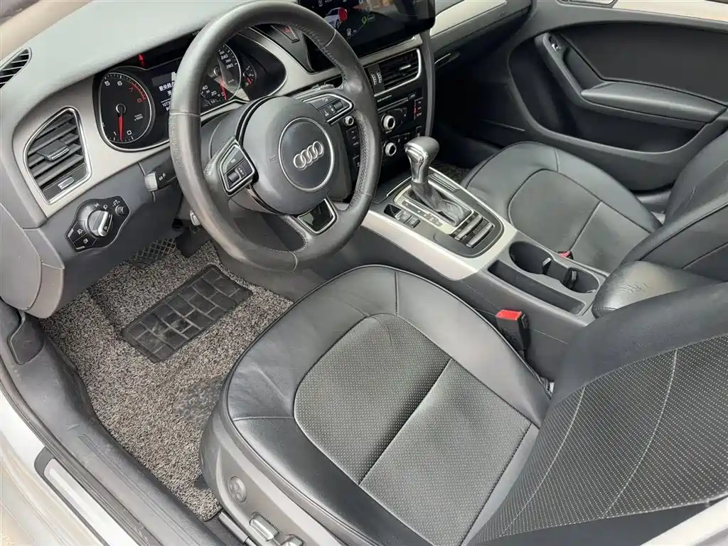 Audi A4L 2013 35 TFSI Automatic Comfort фото 6