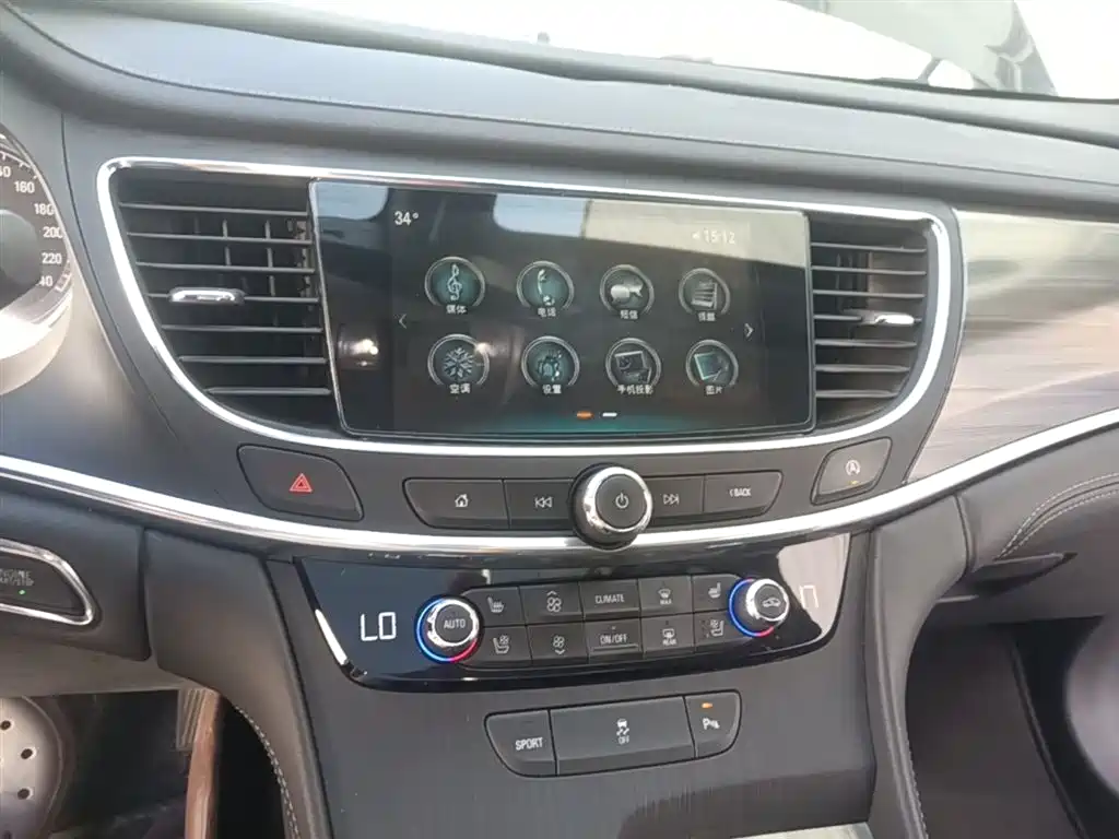 Buick LaCrosse 2018 Model 20T Elite Edition фото 20