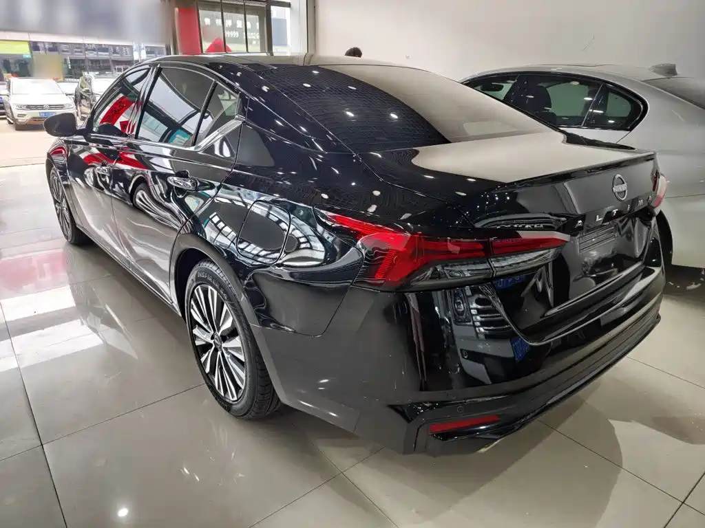 Photo 10 - Nissan Teana