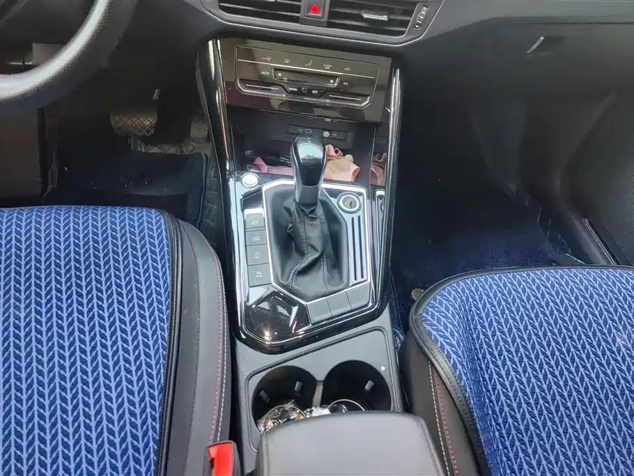 Volkswagen Tayron 2022 330TSI 2WD Luxury Smart Connect Plus фото 16