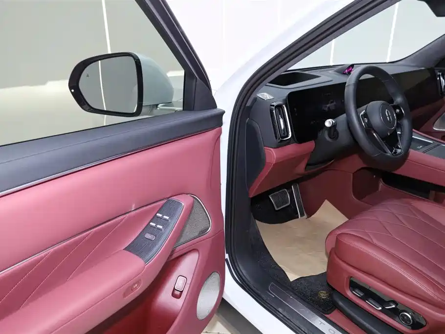 AITO Wenjie AITO M8 2025 Extended Range Ultra 53.4kWh 6-Seater фото 19
