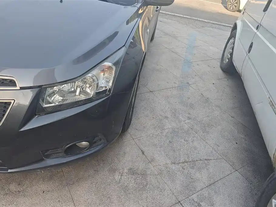 Chevrolet Cruze 2012 1.6L SE MT фото 5