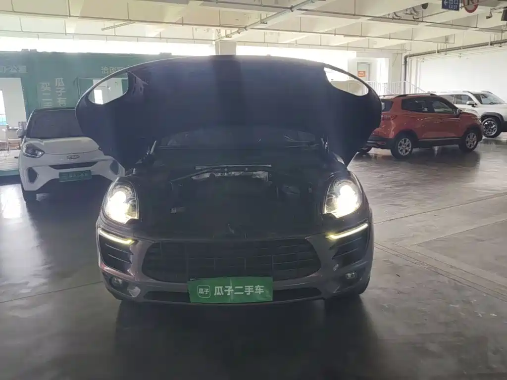 صورة 16 - Porsche Macan