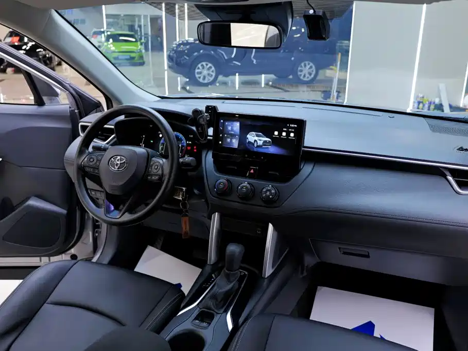 Toyota Corolla Cross 2025 2024 Model 2.0L Pioneer Edition