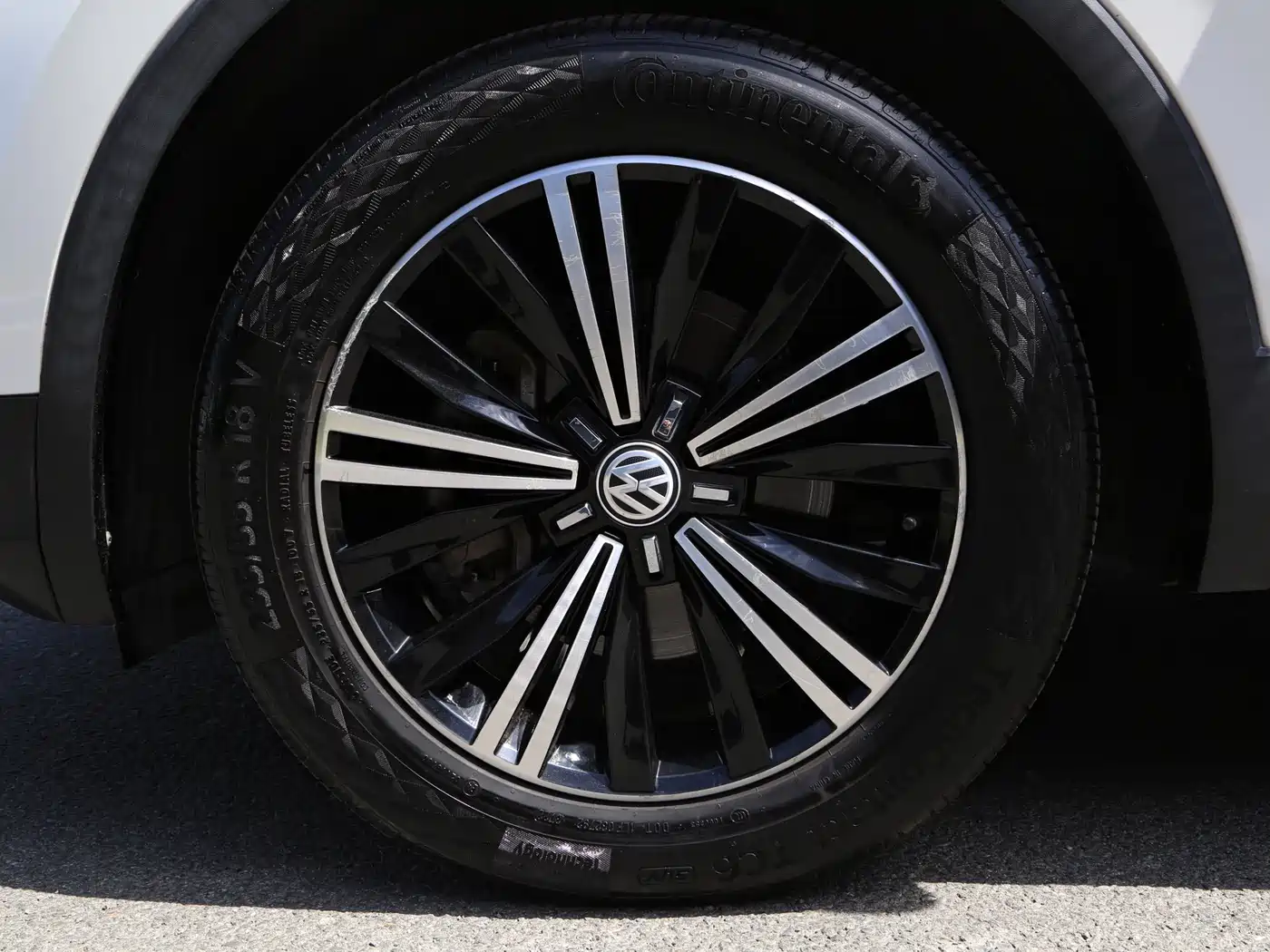 Volkswagen Tiguan L 2019 Facelift 330TSI Auto 2WD Panorama Comfort China VI фото 18