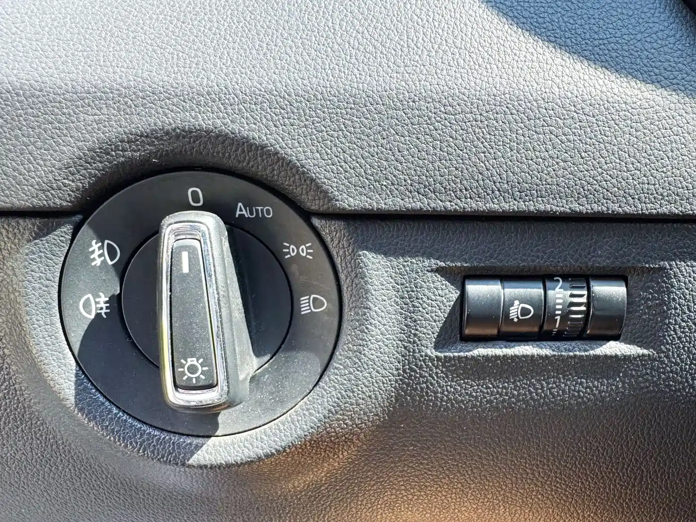 Škoda Octavia 2018 TSI230 DSG Luxury Edition фото 25
