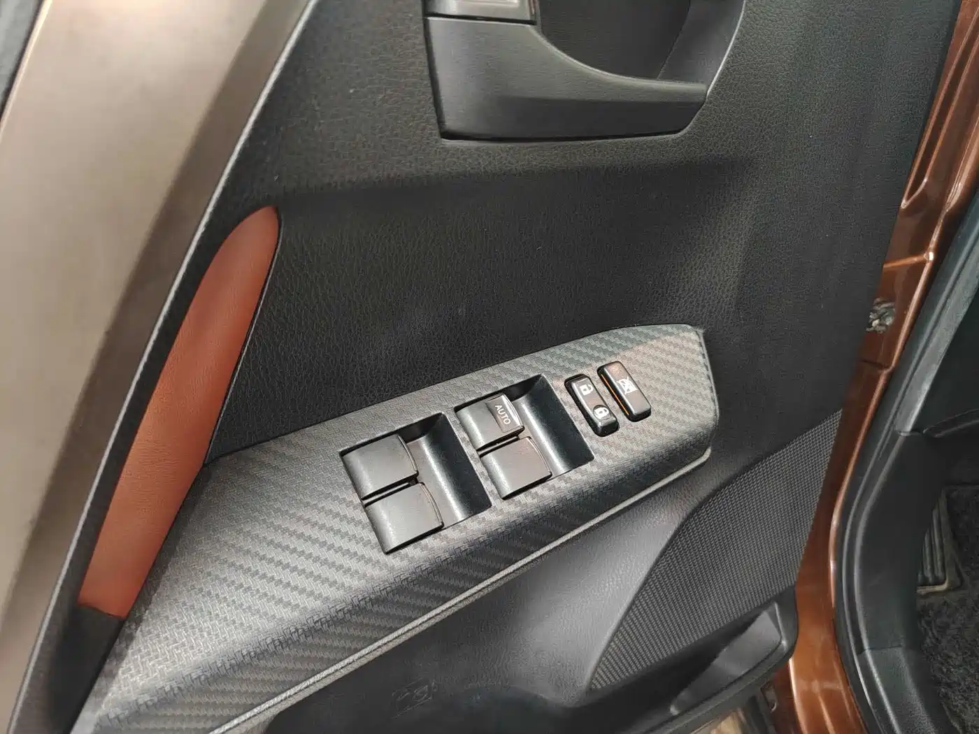 Toyota RAV4 Rongfang 2013 2.5L Auto 4WD Elite фото 10