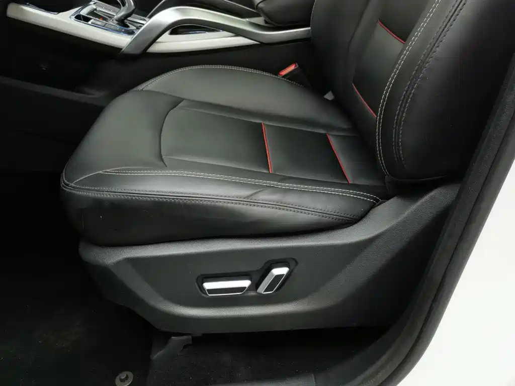 Фото 20 - Geely Boyue