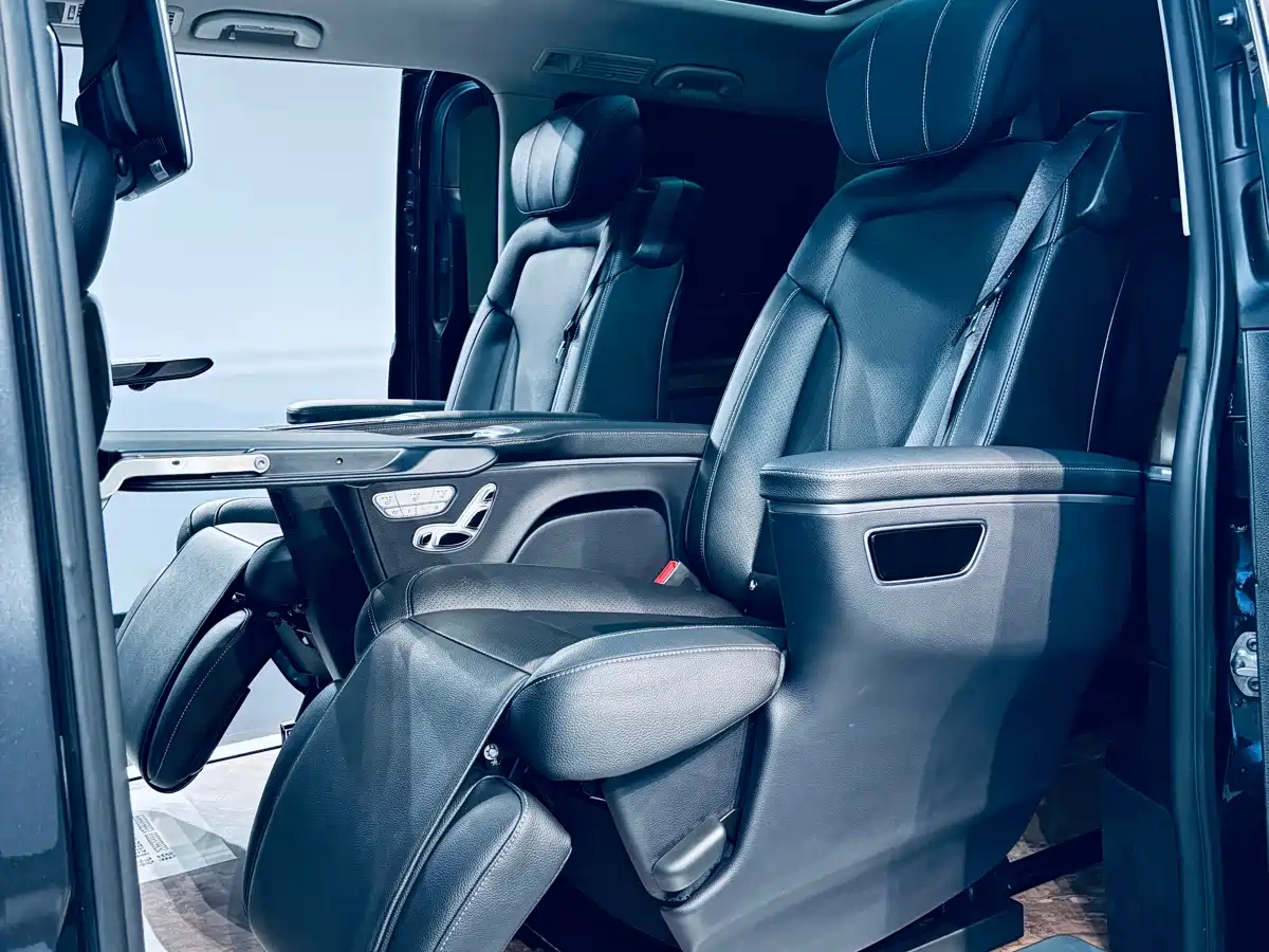 Mercedes-Benz V-Class 2022 V 260 L Long Wheelbase Prestige Edition фото 12