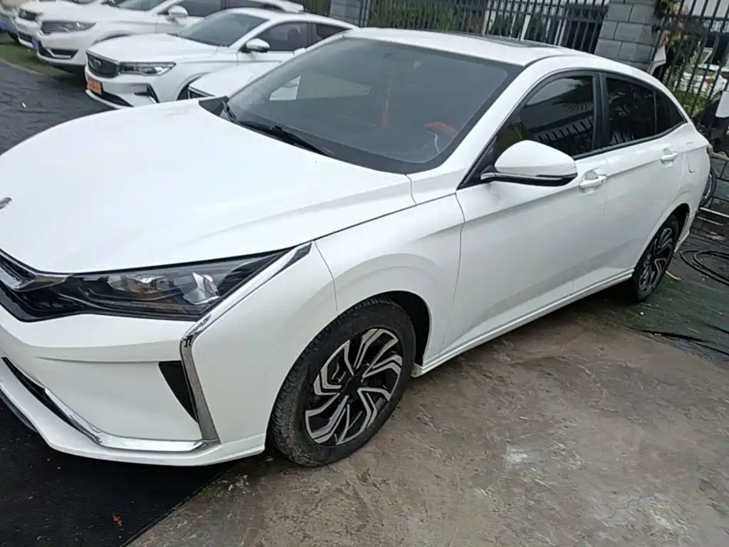 Dongfeng Aeolus Yixuan 2021 — пригон из Китая