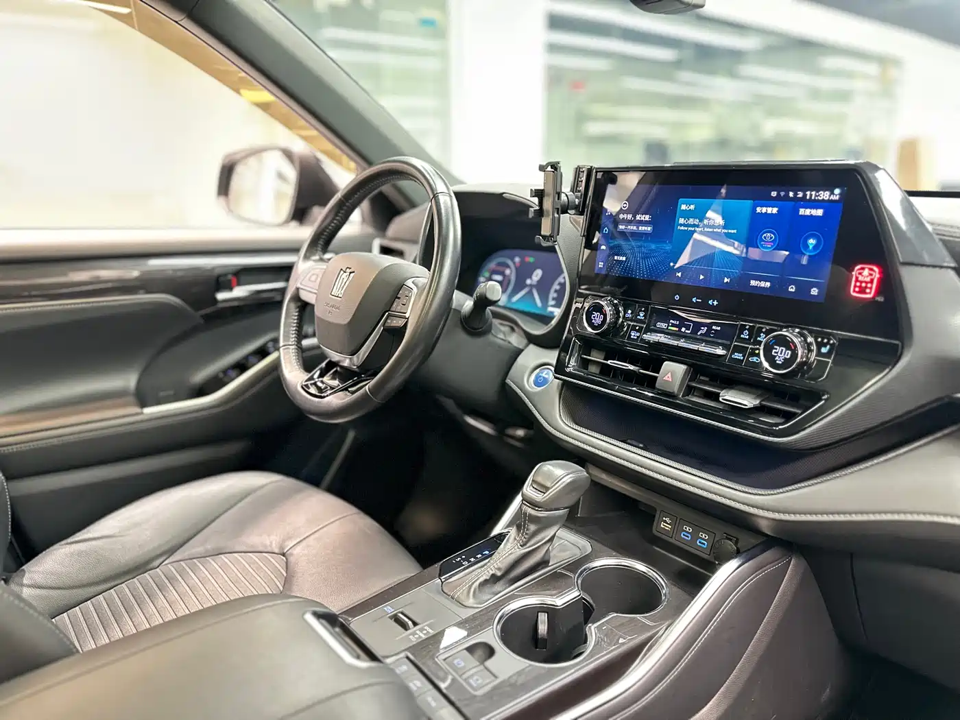 Toyota Crown Kluger 2021 2.5L HEV 4WD Premium фото 35