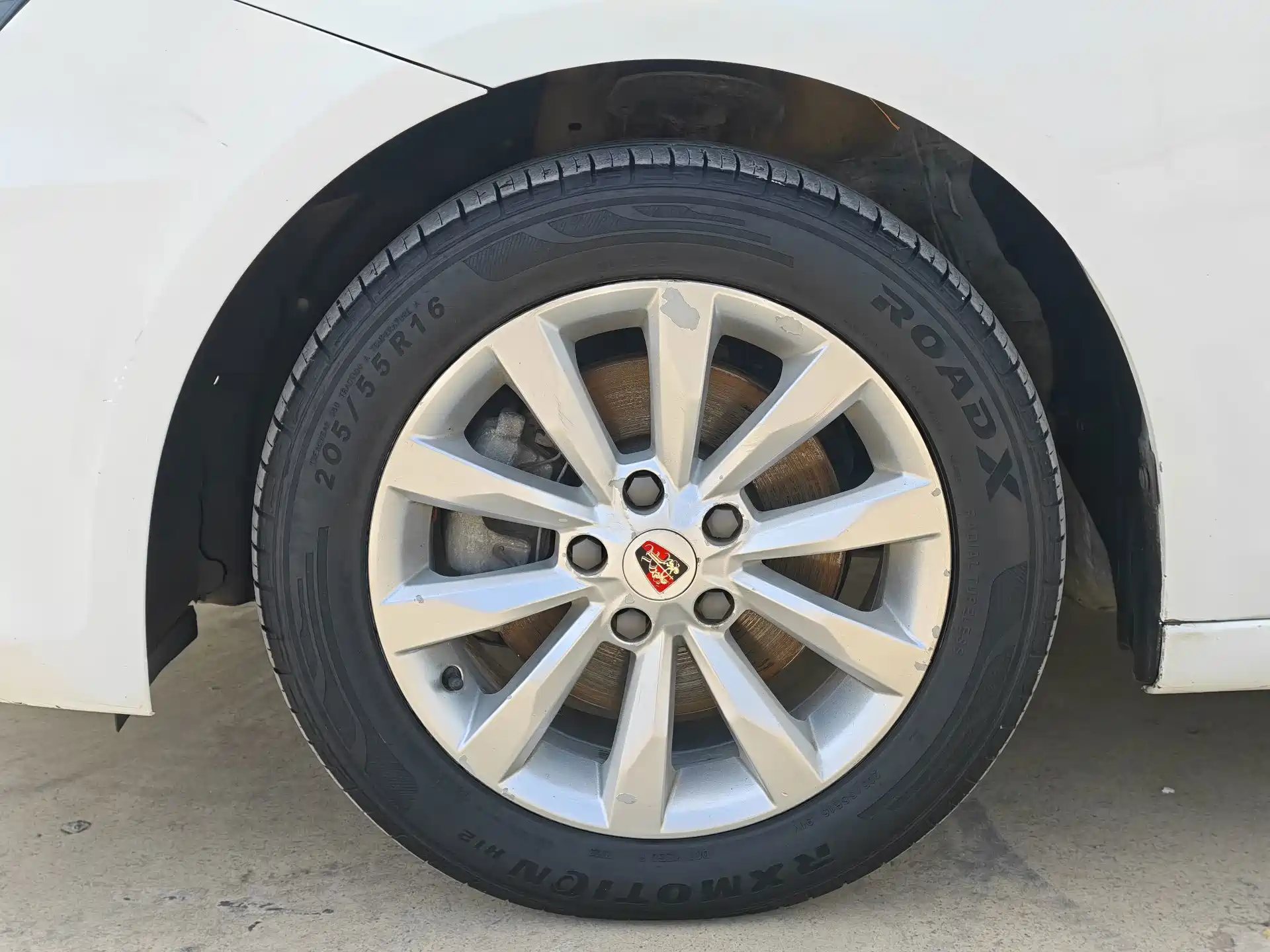 Фото 8 - Roewe i6
