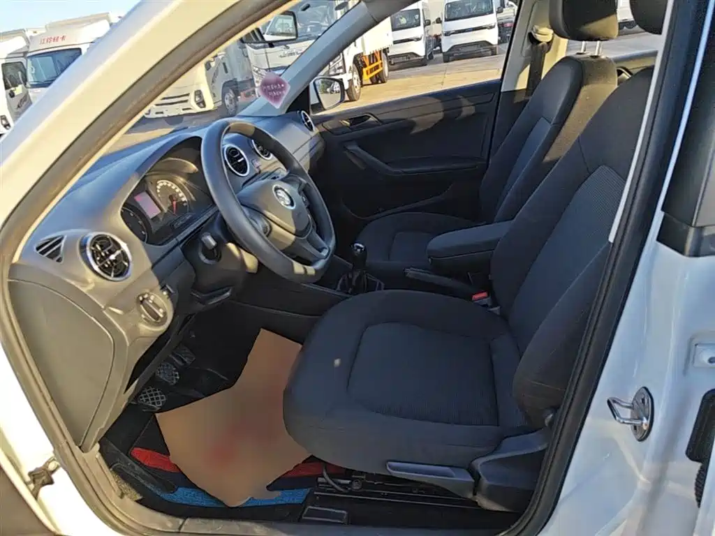 Volkswagen Jetta 2019 Dream Edition 1.5L Manual Fashion фото 15