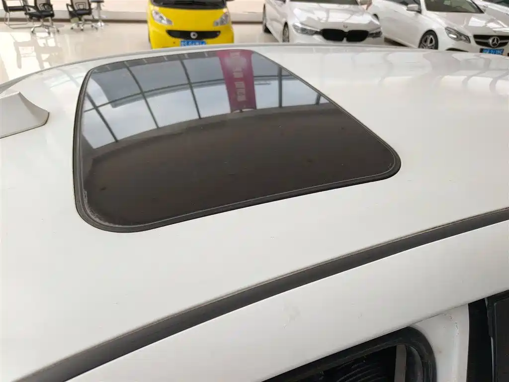 Toyota YARiS L Zhi Xuan 2015 1.5G Auto Sunroof Special Edition фото 25