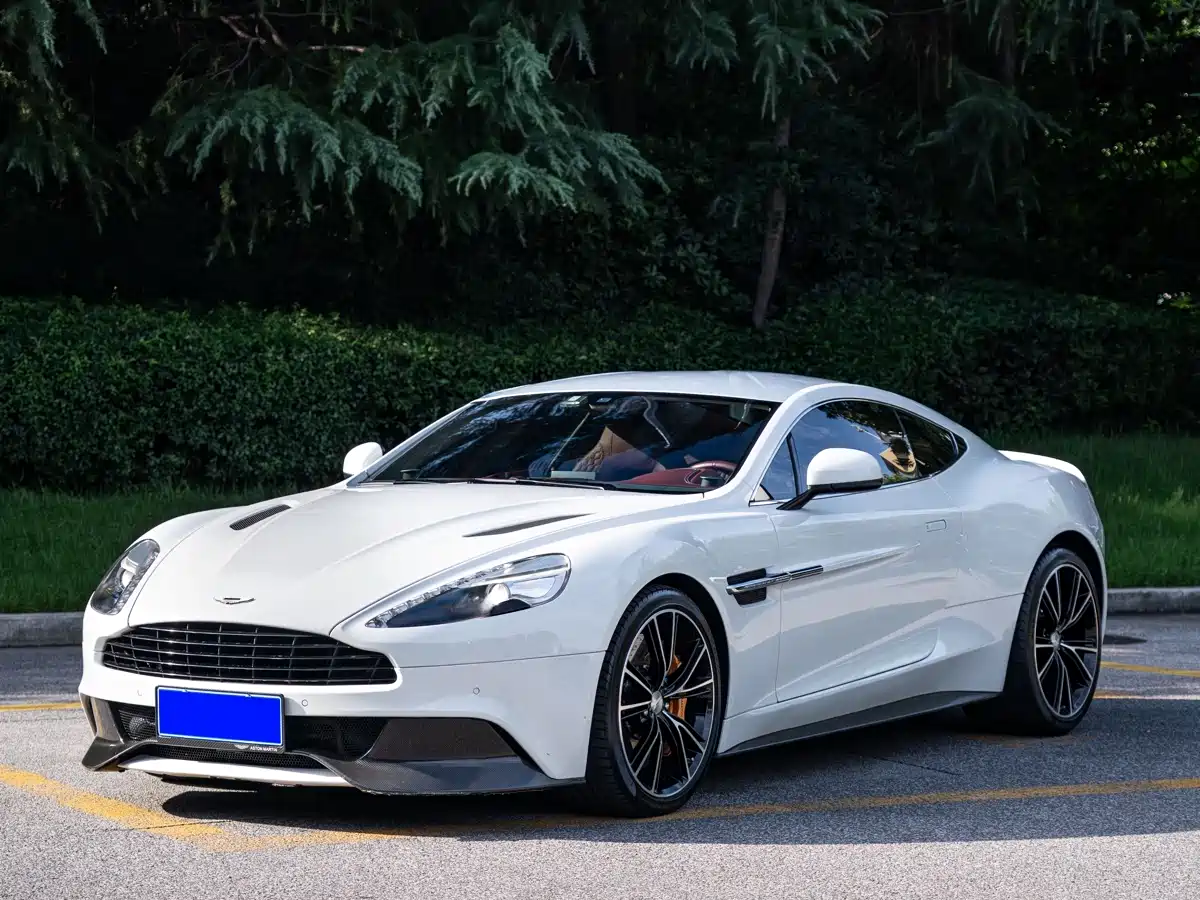 Aston Martin Vanquish, 2014 год