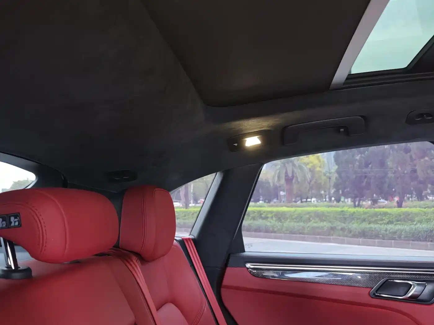 Porsche Macan 2016 Macan Turbo 3.6T фото 25