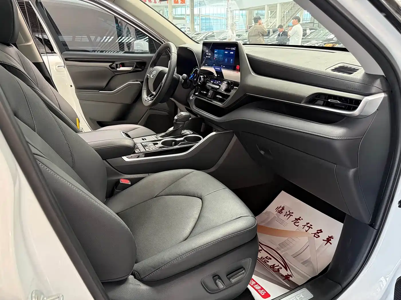 Toyota Highlander 2024 2.5L Smart Hybrid 4WD Premium 7-seater фото 7