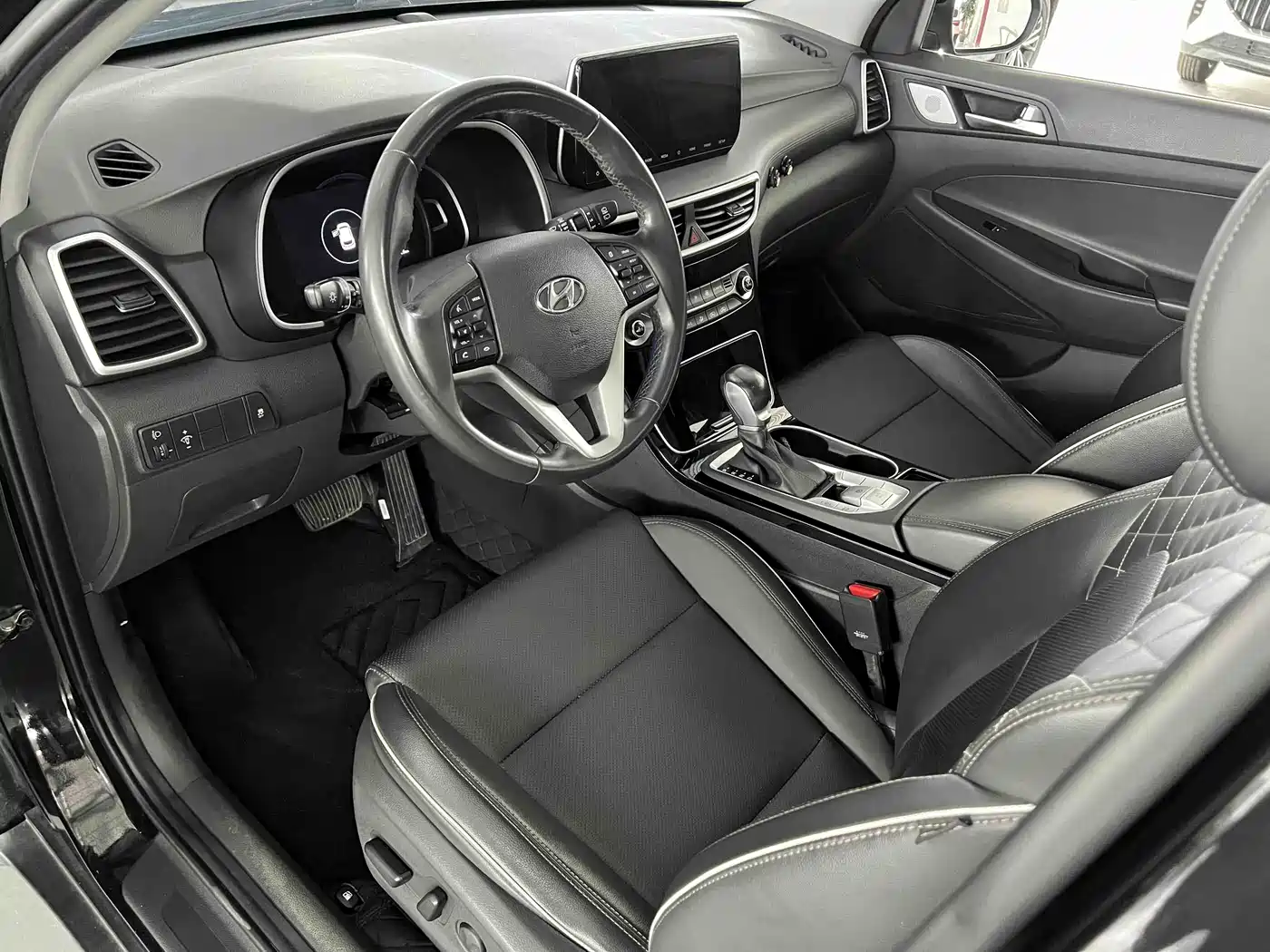 Hyundai Tucson 2019 280TGDi Dual-clutch 2WD Fashion Edition China VI фото 9