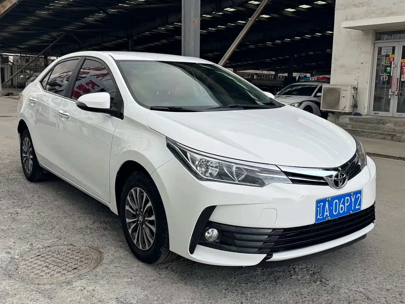 Toyota Corolla 2017 Facelift 1.2T S-CVT GL фото 3