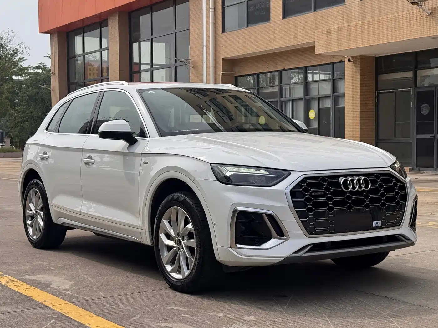 Audi Q5L 2022 40T Luxury Dynamic фото 3