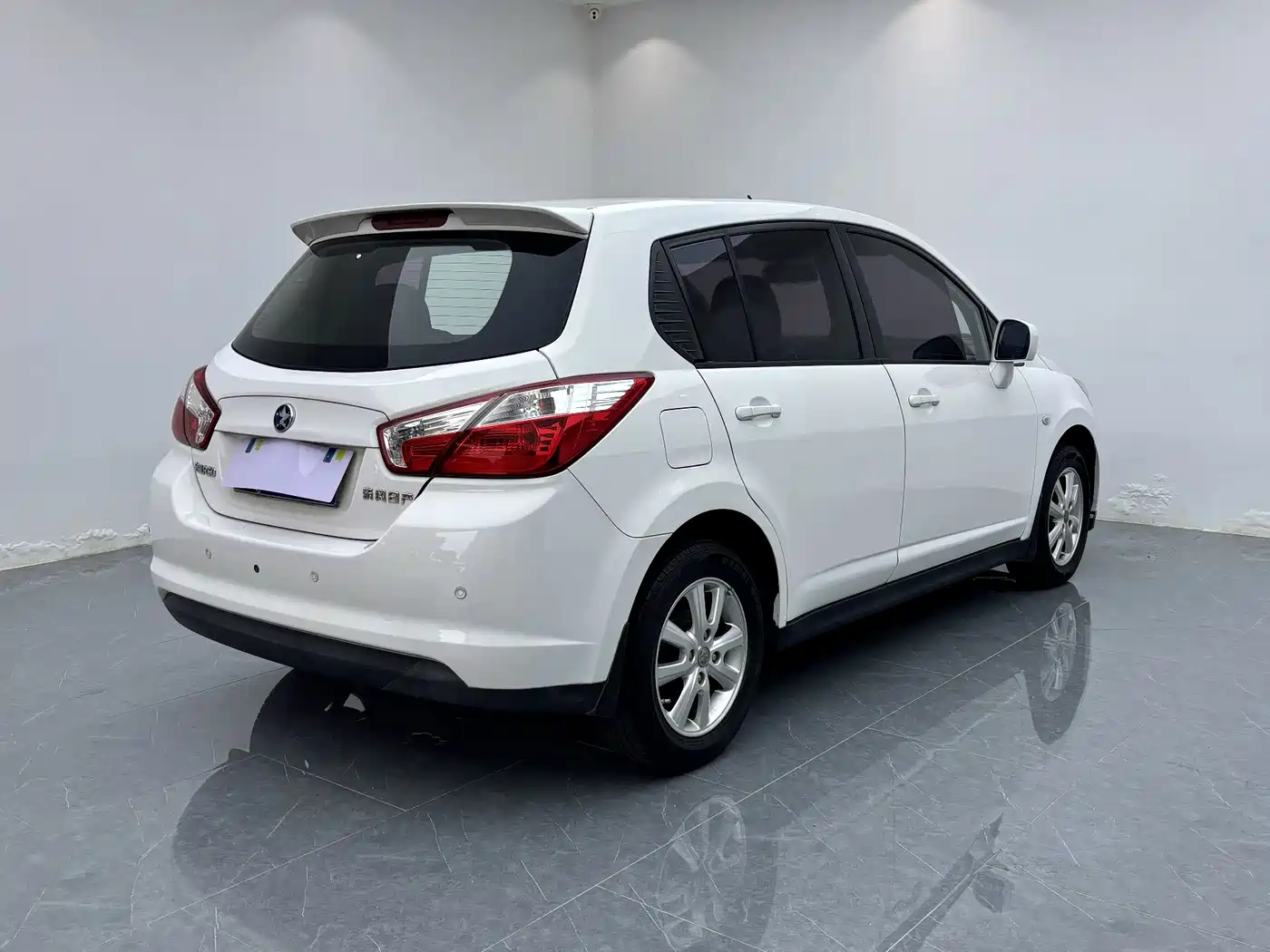 Venucia R50 2016 2015 1.6L Automatic Fashion Edition