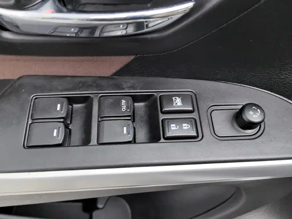 Suzuki Xiaotu 2019 2017 1.6L Manual 2WD Urban Fashion